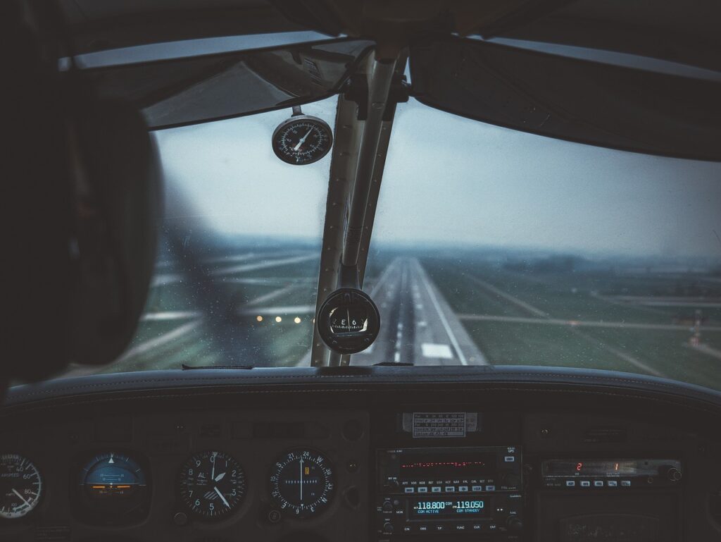 cockpit, aircraft, runway-4598188.jpg